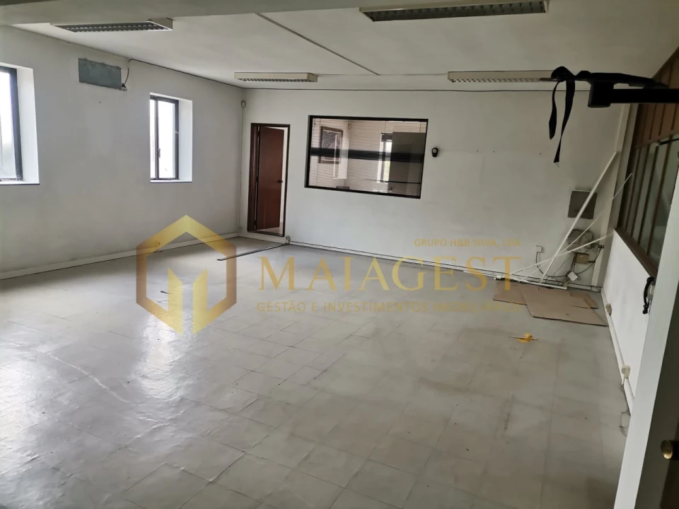 Armazém para Venda em Eiriz Foto 16