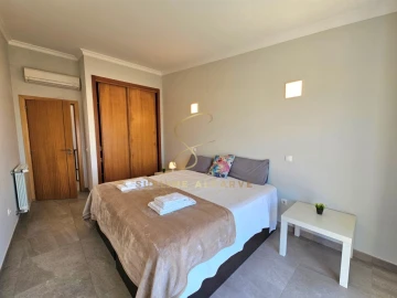 Moradia T4 para Venda em Lagos (São Sebastião e Santa Maria)