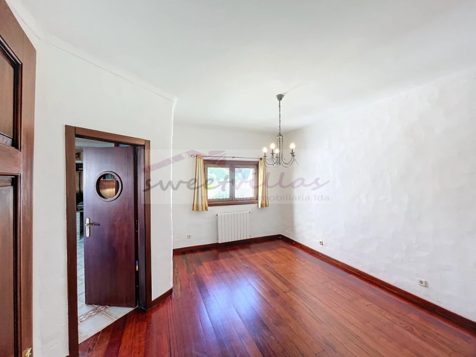 Moradia T4 para Venda em Guia Foto 13