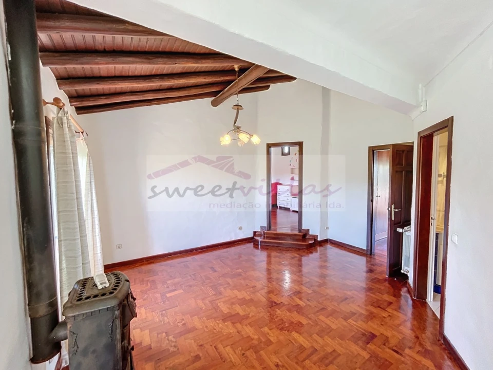 Moradia T4 para Venda em Guia Foto 19