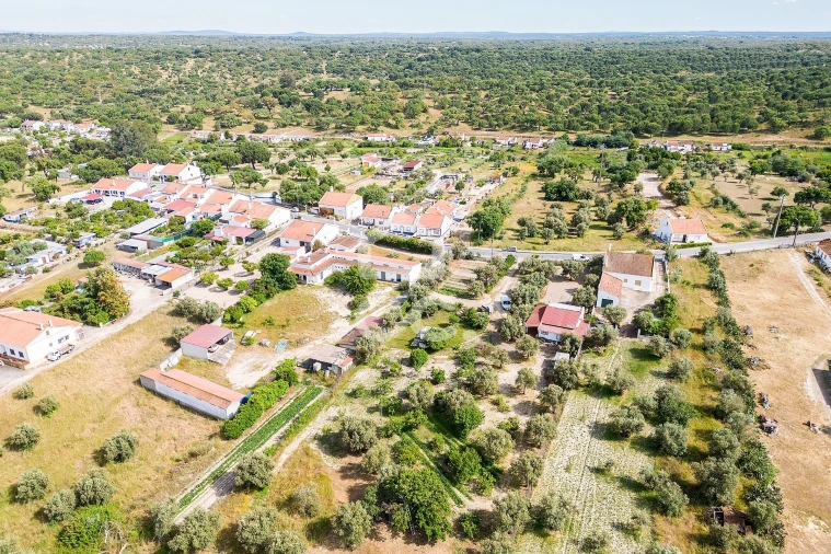 Quinta T2 para Venda em Mora Foto 43