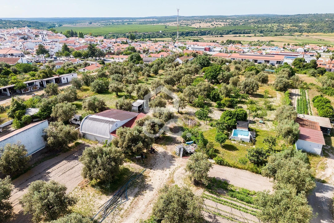 Quinta T2 para Venda em Mora Foto 48