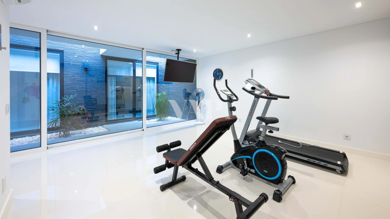 Moradia T5 para Venda em Guia Foto 27