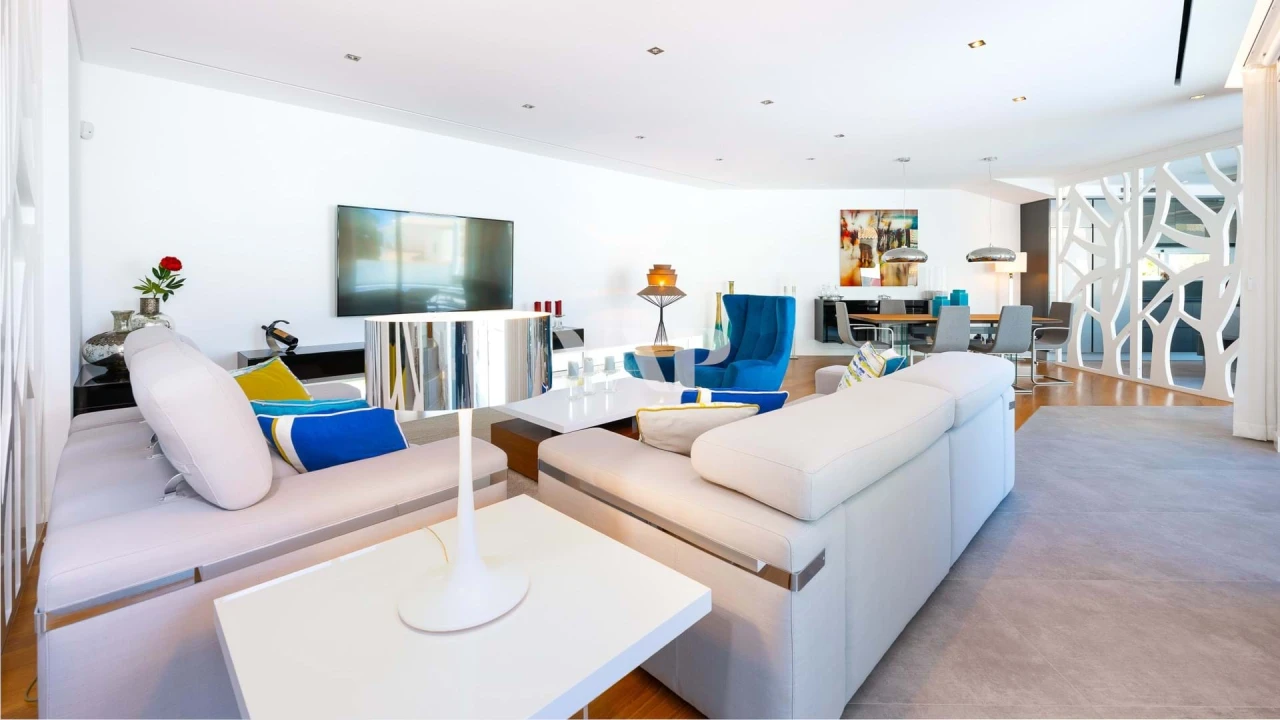 Moradia T5 para Venda em Guia Foto 8