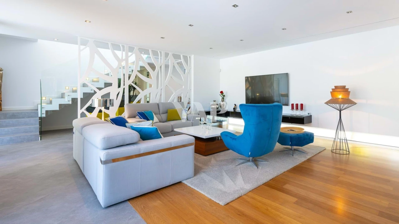 Moradia T5 para Venda em Guia Foto 9