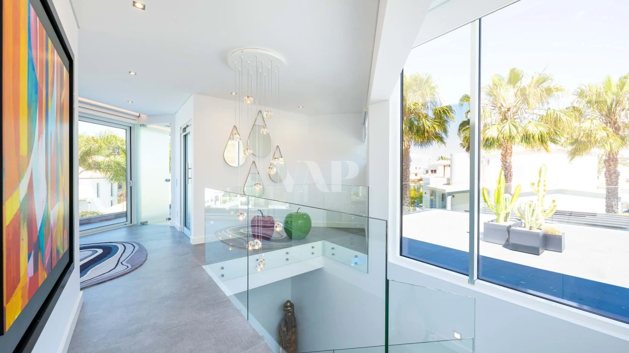 Moradia T5 para Venda em Guia Foto 18