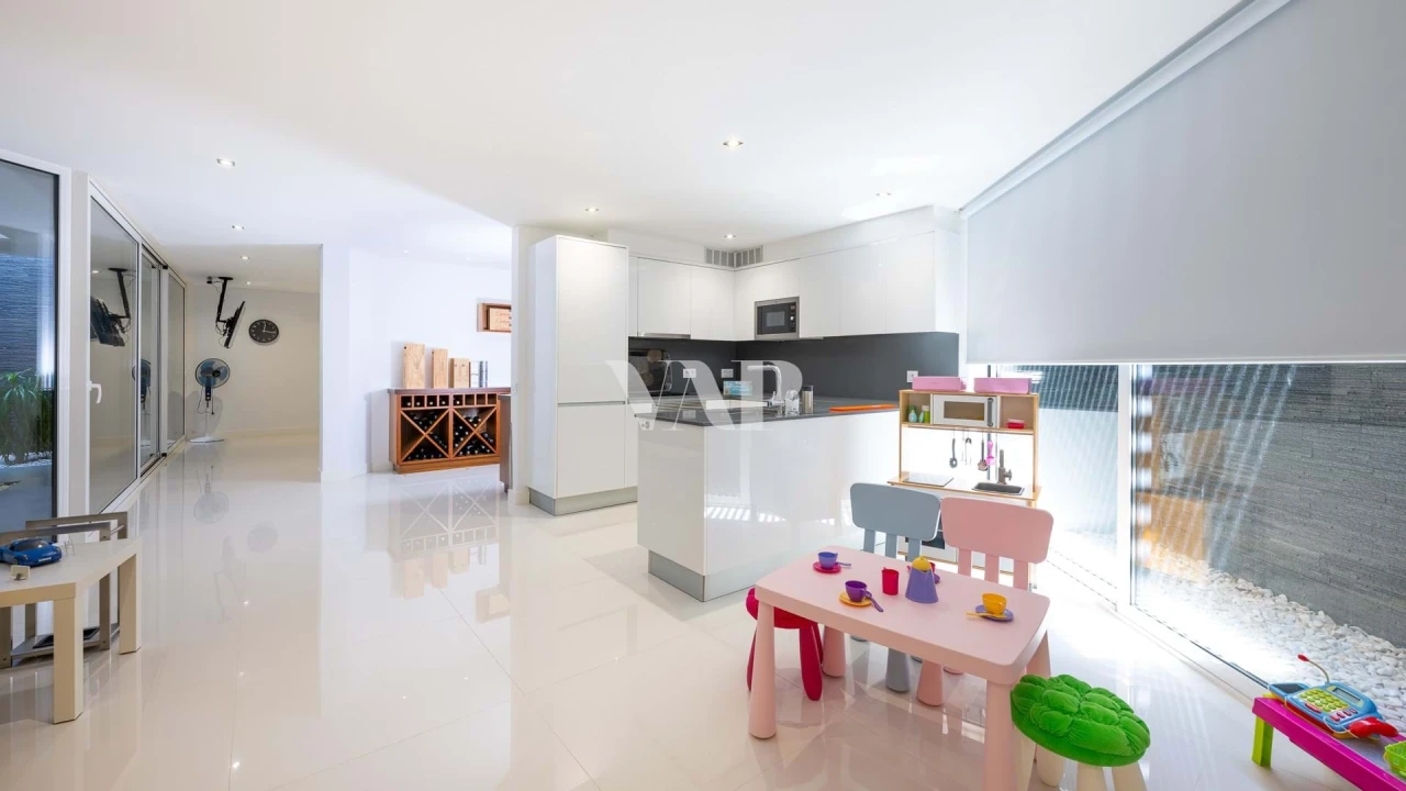 Moradia T5 para Venda em Guia Foto 29