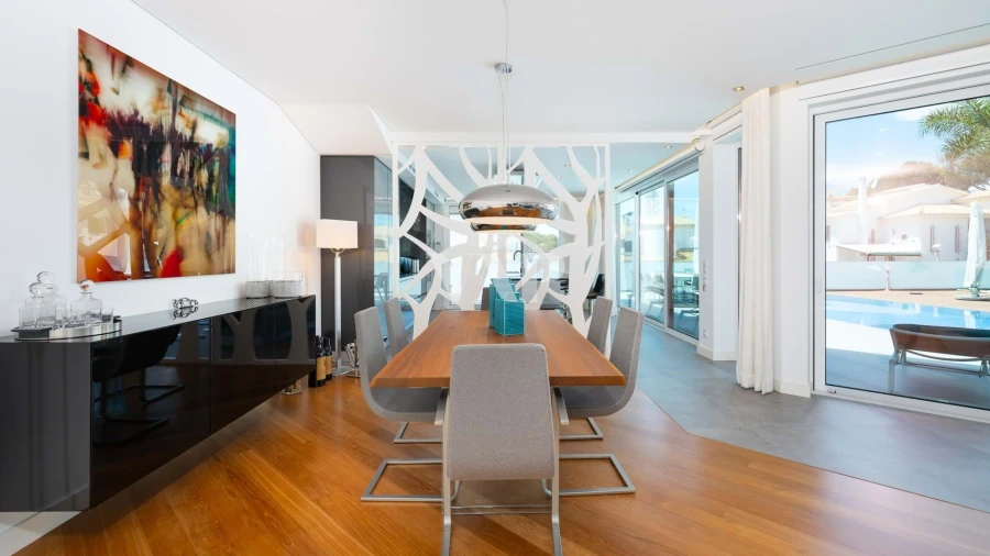 Moradia T5 para Venda em Guia Foto 3