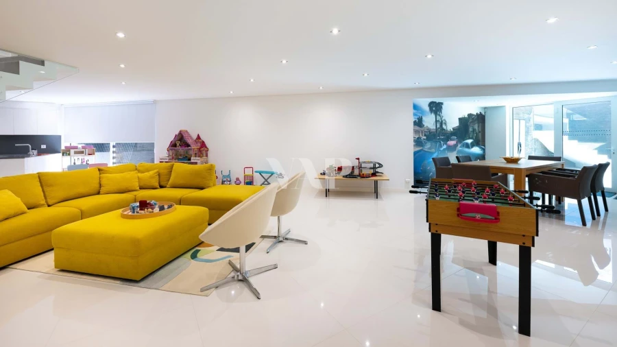 Moradia T5 para Venda em Guia Foto 30