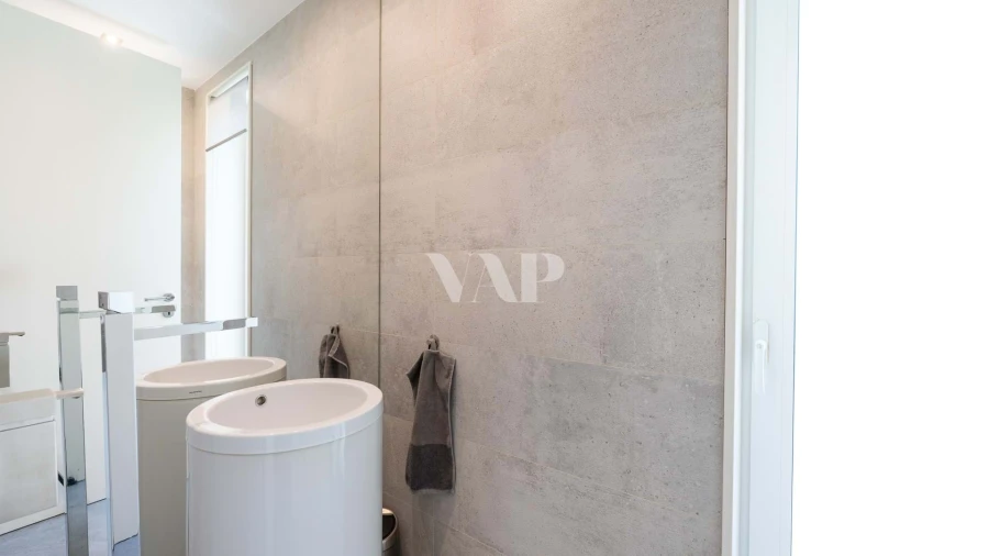 Moradia T5 para Venda em Guia Foto 26