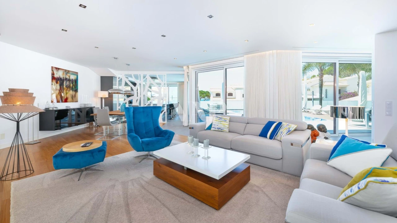 Moradia T5 para Venda em Guia Foto 2