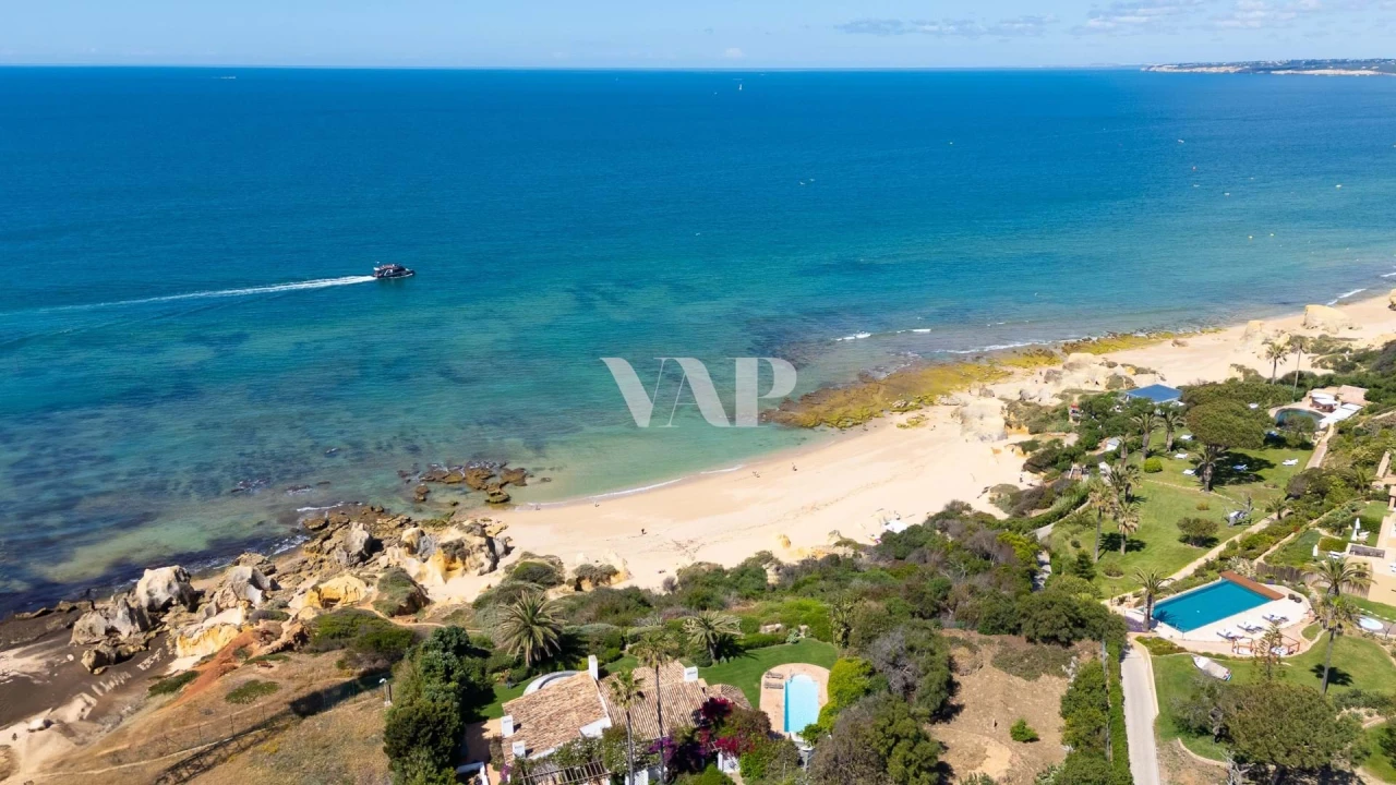 Moradia T5 para Venda em Guia Foto 40