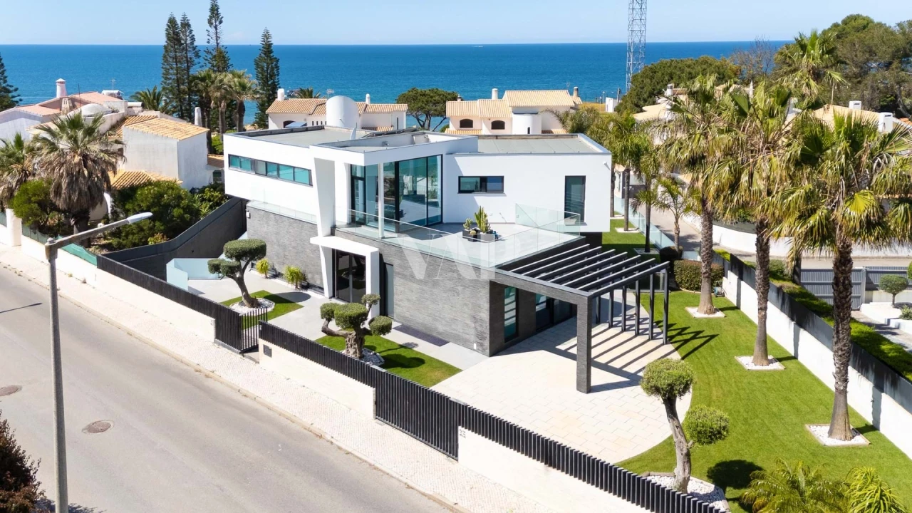 Moradia T5 para Venda em Guia Foto 1