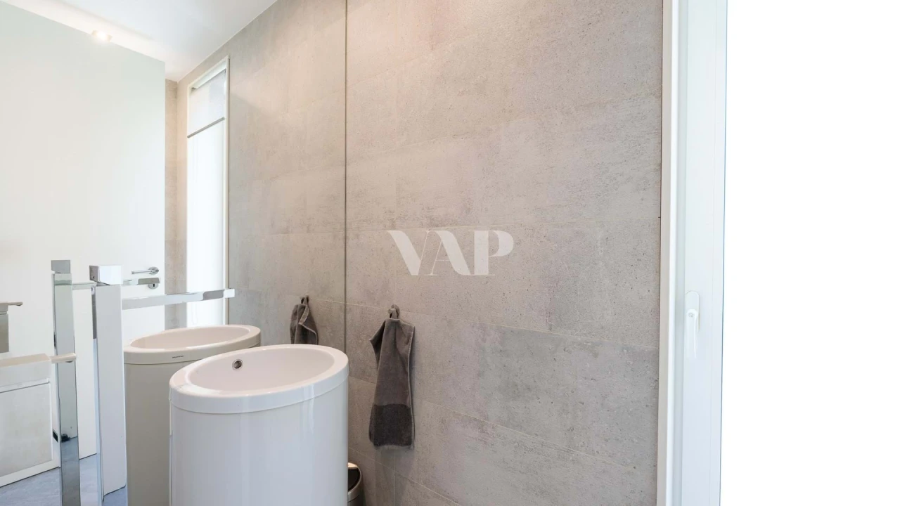 Moradia T5 para Venda em Guia Foto 26