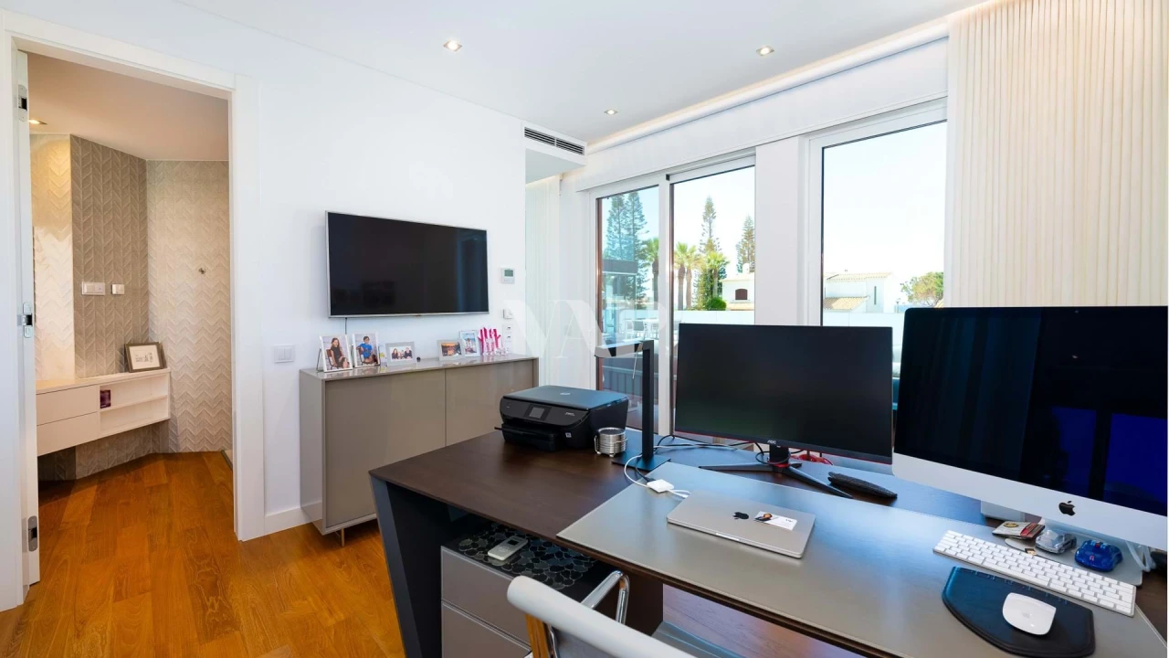 Moradia T5 para Venda em Guia Foto 10