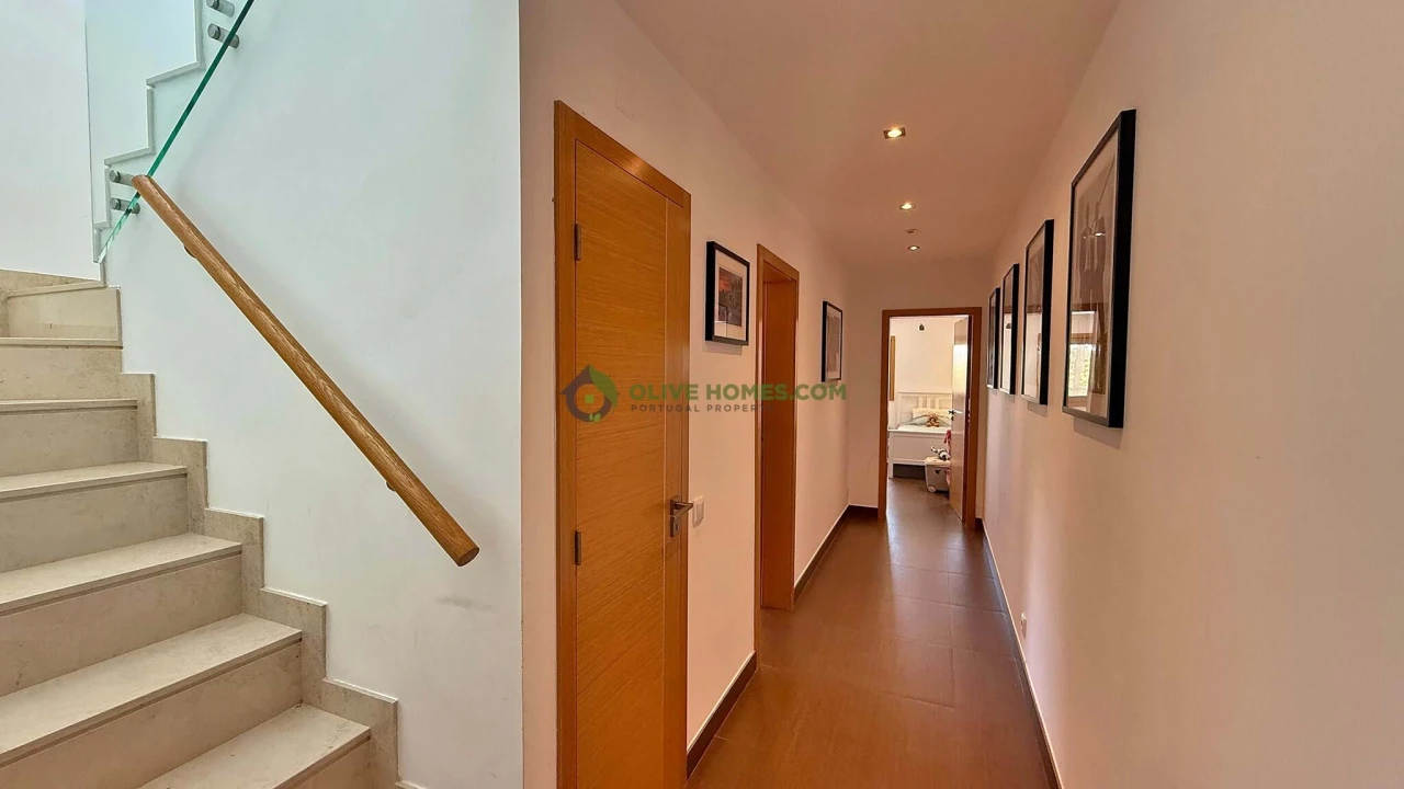 Moradia T4 para Venda em Guia Foto 40