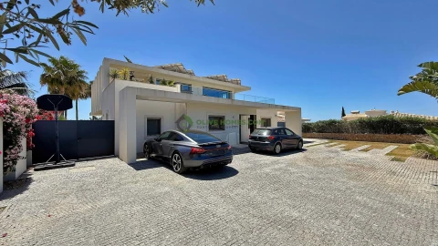 Moradia T4 para Venda em Guia