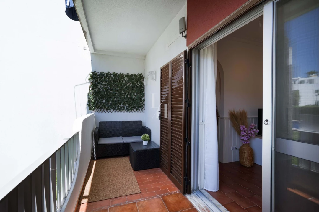 Apartamento T1 para Arrendamento em Quarteira Foto 33