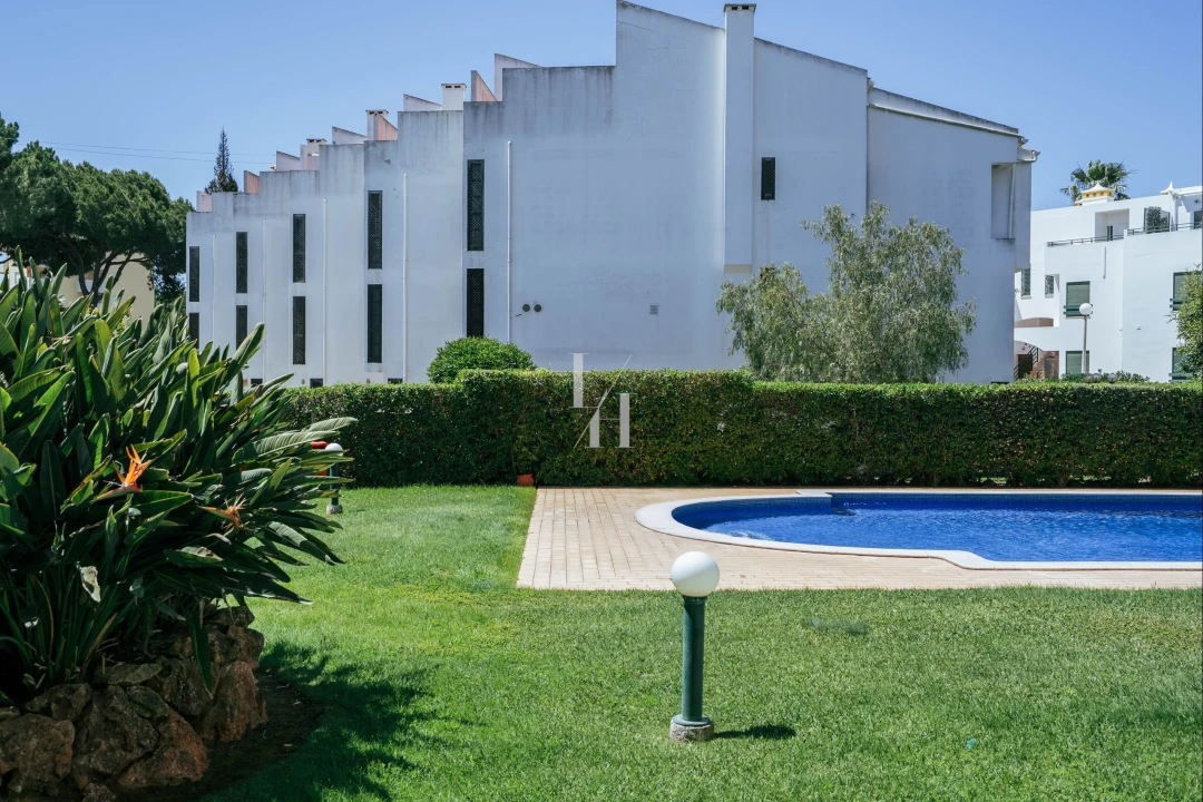 Apartamento T1 para Arrendamento em Quarteira Foto 23