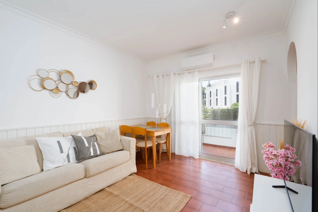 Apartamento T1 para Arrendamento em Quarteira Foto 17