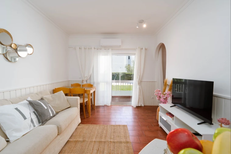 Apartamento T1 para Arrendamento em Quarteira Foto 25