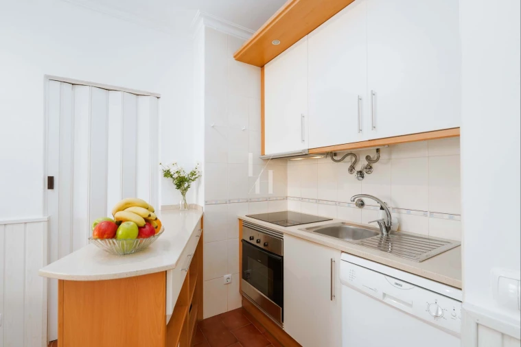 Apartamento T1 para Arrendamento em Quarteira Foto 13