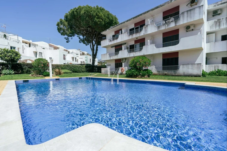 Apartamento T1 para Arrendamento em Quarteira Foto 29