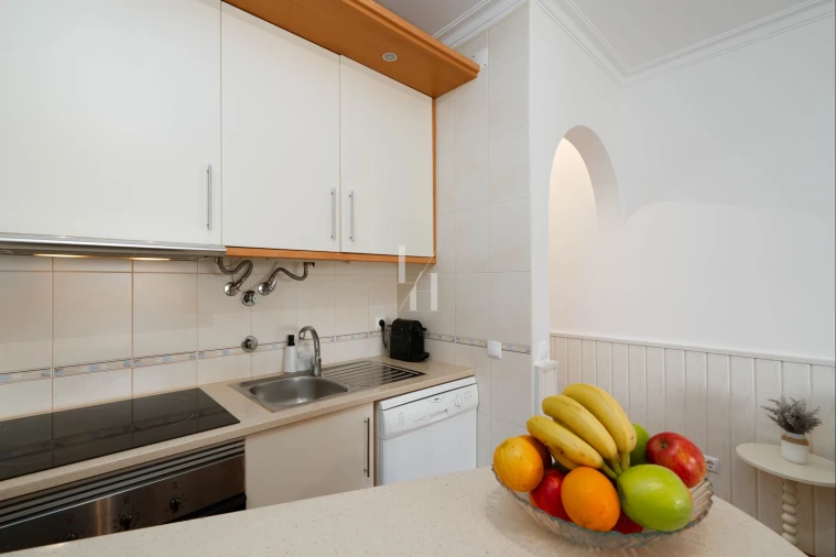 Apartamento T1 para Arrendamento em Quarteira Foto 12