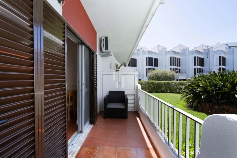 Apartamento T1 para Arrendamento em Quarteira Foto 32