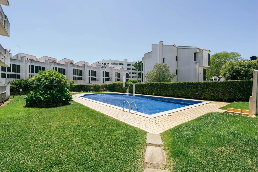 Apartamento T1 para Arrendamento em Quarteira Foto 31