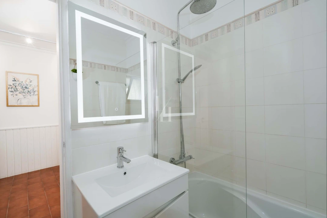 Apartamento T1 para Arrendamento em Quarteira Foto 5