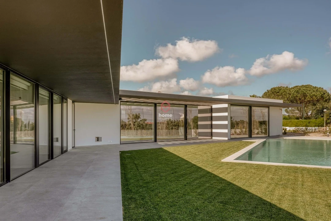 Apartamento T5 para Venda em Agualva e Mira-Sintra Foto 23