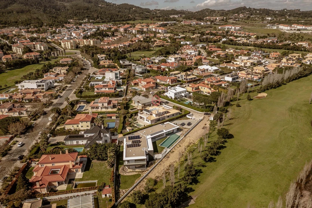 Apartamento T5 para Venda em Agualva e Mira-Sintra Foto 11