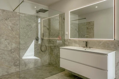 Apartamento T5 para Venda em Agualva e Mira-Sintra