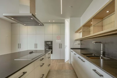 Apartamento T5 para Venda em Agualva e Mira-Sintra