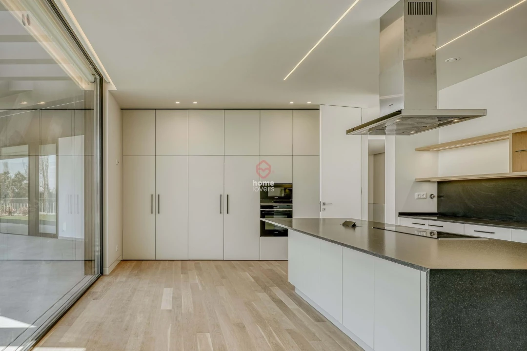 Apartamento T5 para Venda em Agualva e Mira-Sintra Foto 7