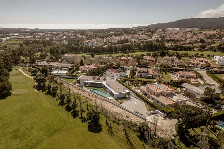 Apartamento T5 para Venda em Agualva e Mira-Sintra Foto 2