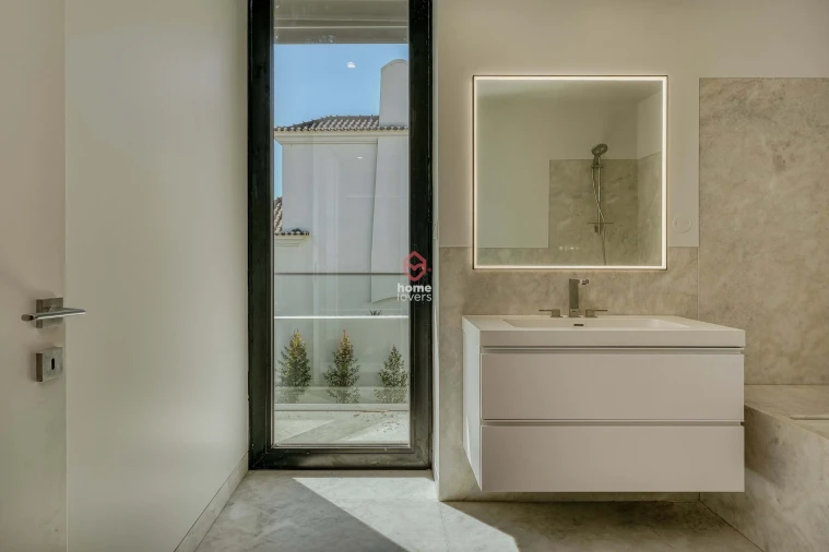 Apartamento T5 para Venda em Agualva e Mira-Sintra Foto 28