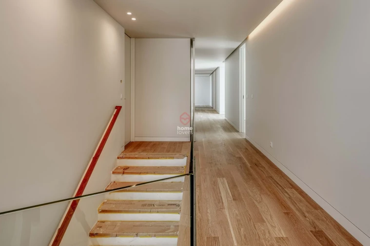 Apartamento T5 para Venda em Agualva e Mira-Sintra Foto 27