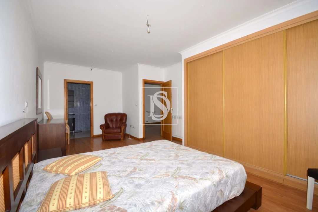 Moradia T5 para Venda em Rebordãos Foto 19