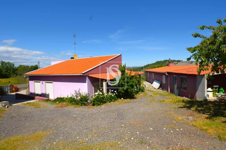 Moradia T5 para Venda em Rebordãos Foto 21