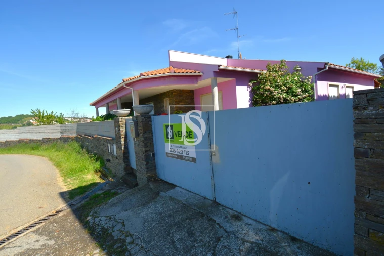 Moradia T5 para Venda em Rebordãos Foto 25