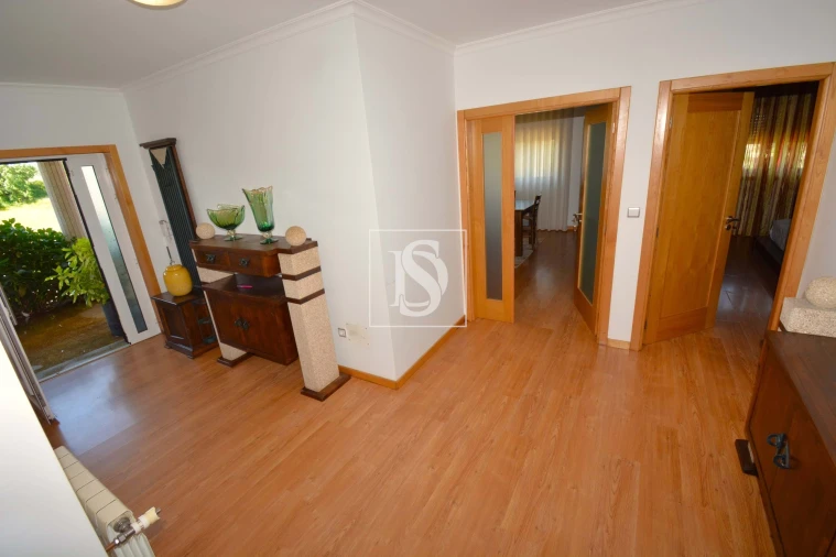 Moradia T5 para Venda em Rebordãos Foto 2