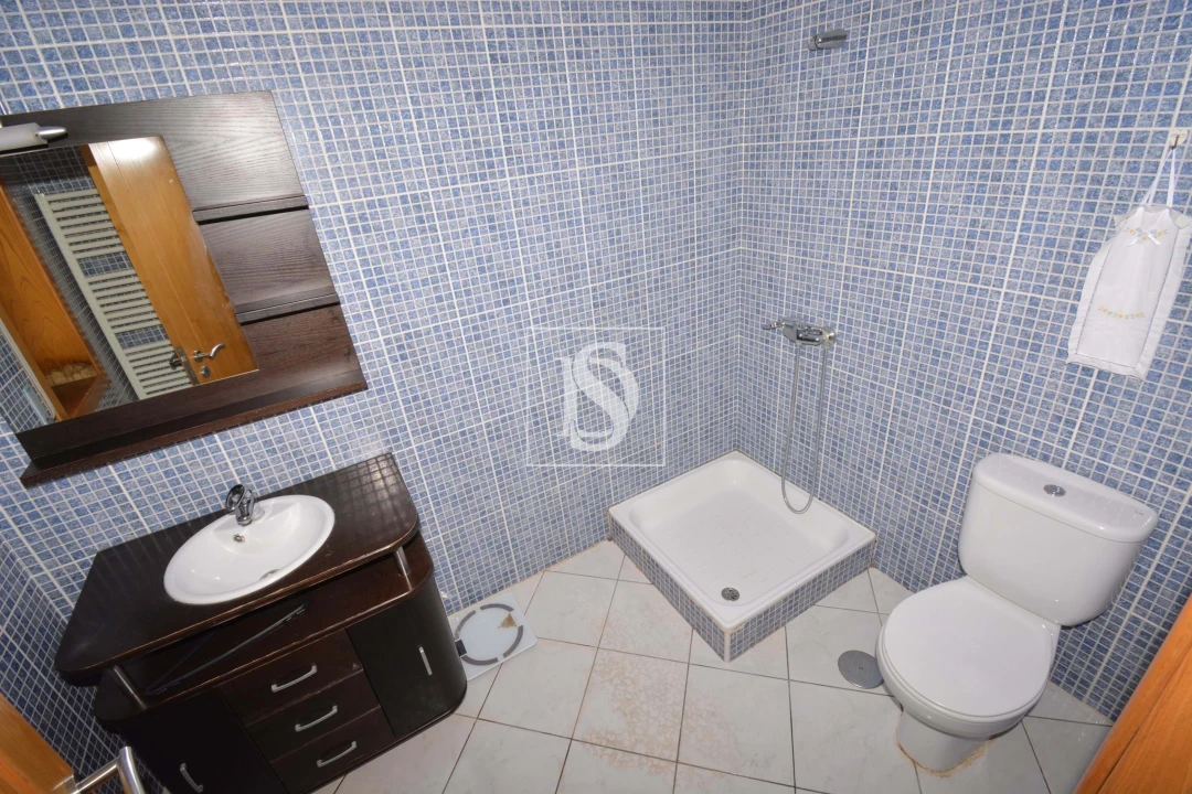 Moradia T5 para Venda em Rebordãos Foto 20