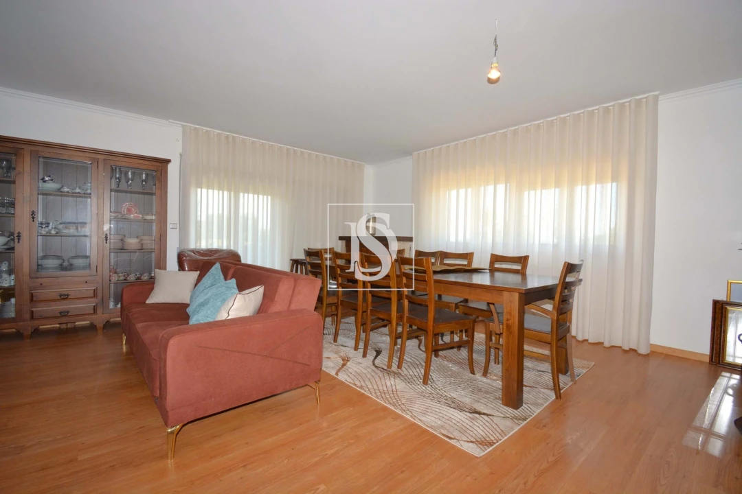 Moradia T5 para Venda em Rebordãos Foto 5