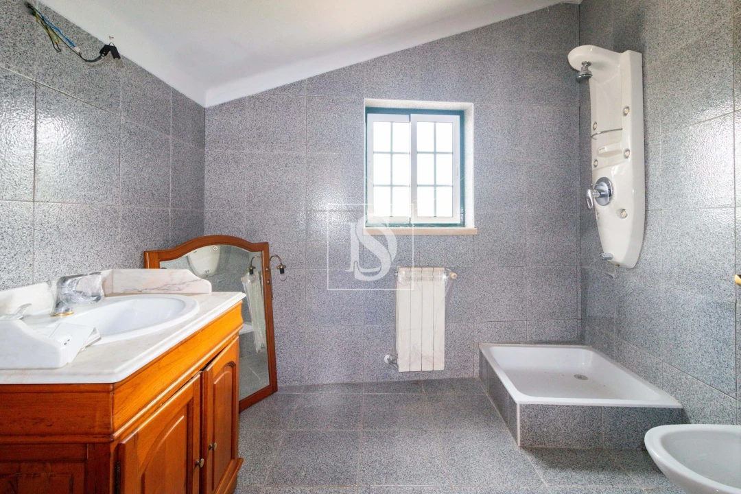 Moradia T4 para Venda em Almalagues Foto 13