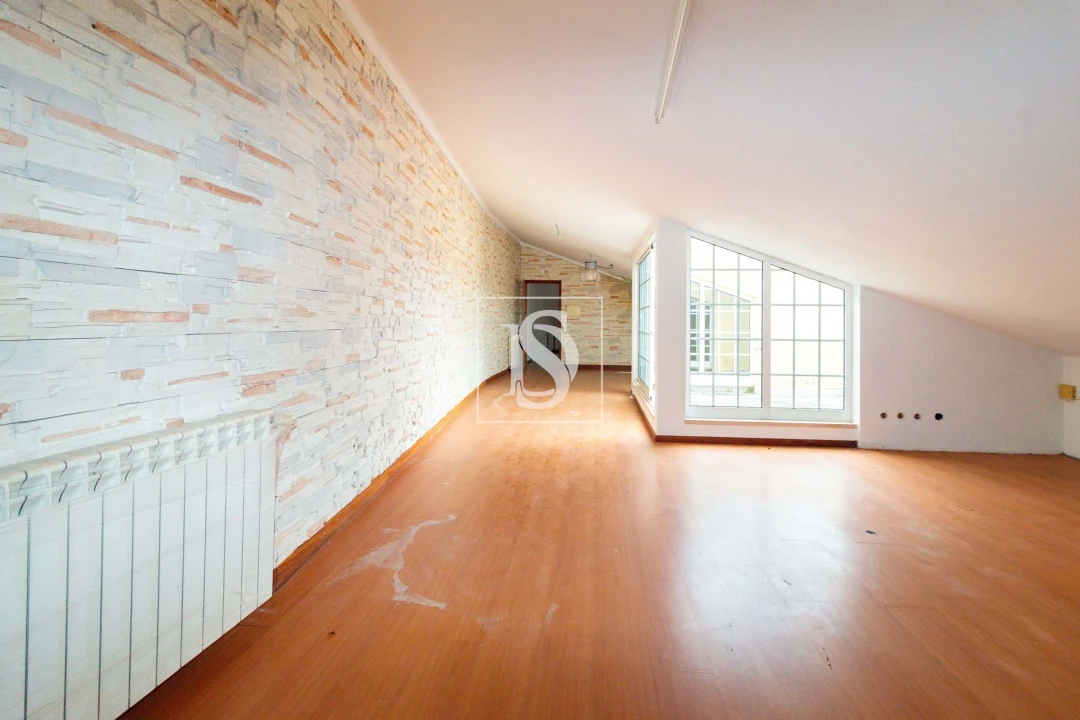 Moradia T4 para Venda em Almalagues Foto 4