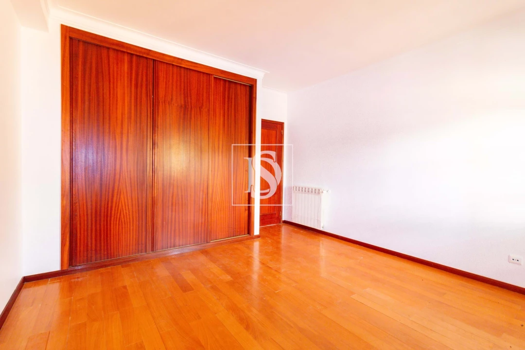 Moradia T4 para Venda em Almalagues Foto 32