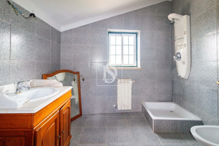 Moradia T4 para Venda em Almalagues Foto 13