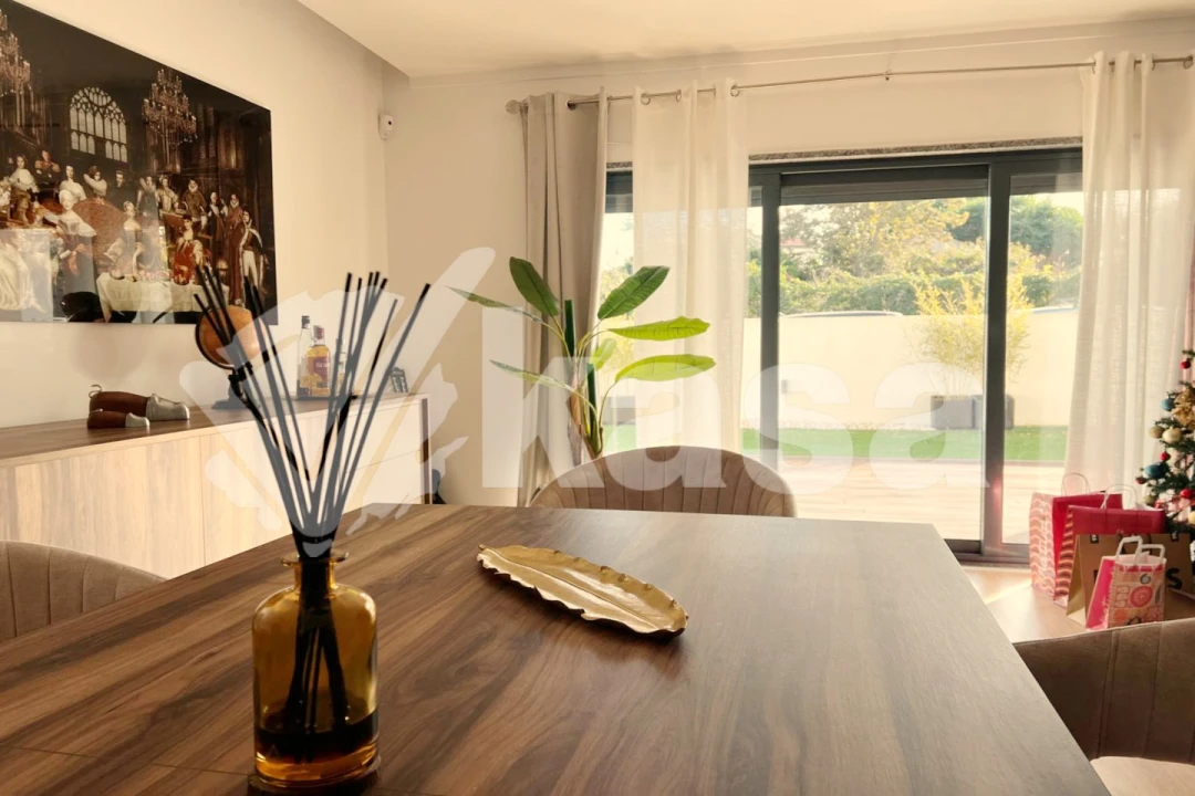 Moradia T4 para Venda em Santo Antonio da Charneca Foto 2